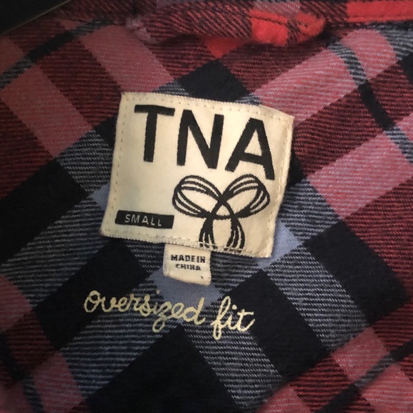 TNA OVERSIZED BOYFRIEND PLAID BUTTON UP - Picture 5 of 5